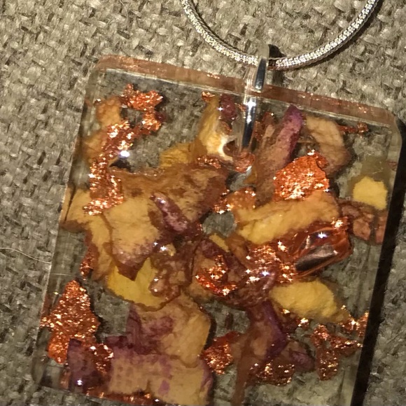 Handmade Burnt Rose Petals & Copper Flakes Pressed Flower Resin Square Necklace - Picture 3 of 13